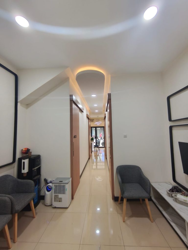 ruang tunggu klinik raphael